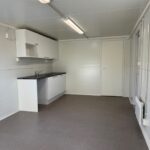 Myös keittiö saadaan mukavasti kontin sisälle.