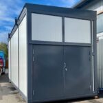 Iso varastotila, joka soveltuu myös autotalliksi. Sisällä myös vesipisteet.